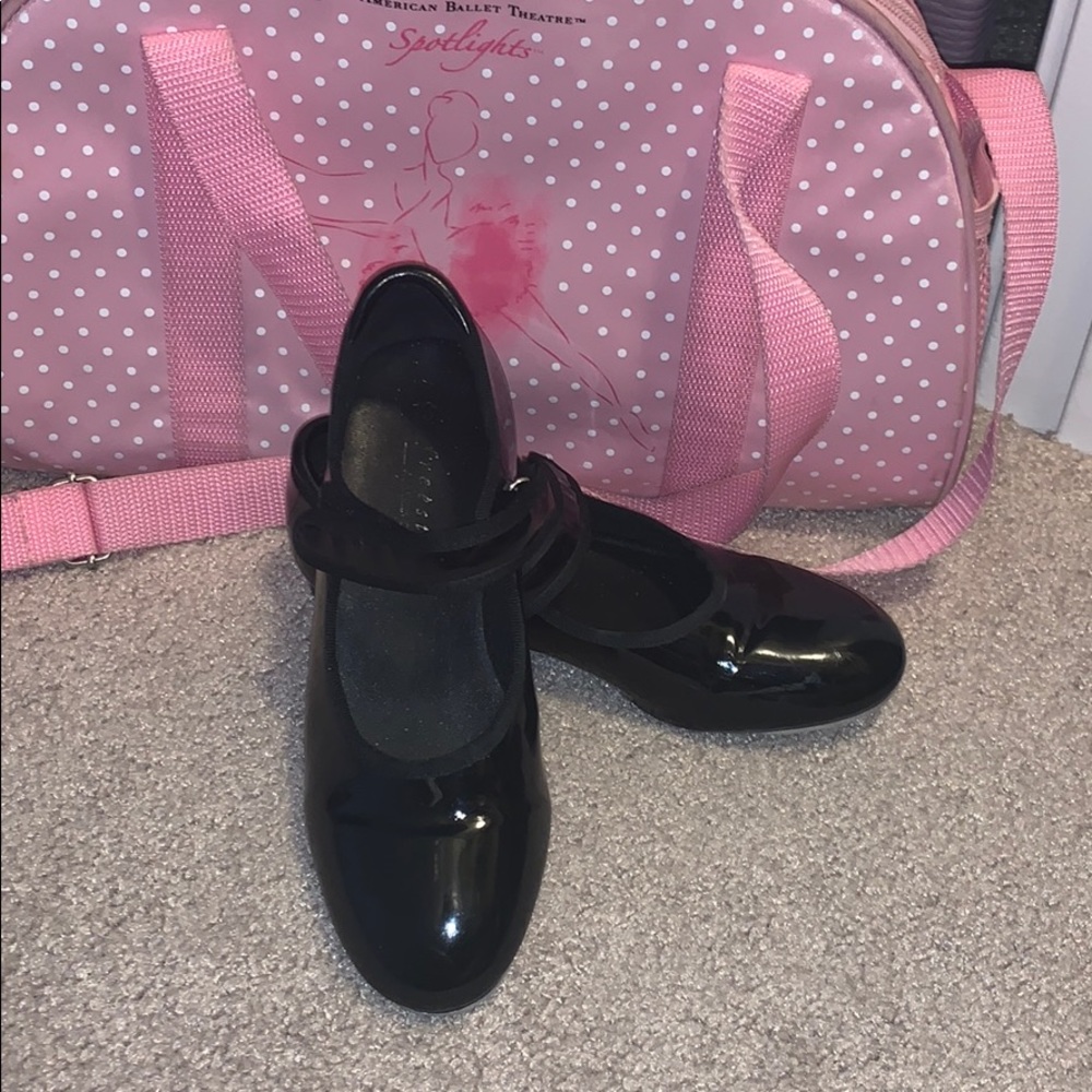 Little girls size 13 tap shoes 💕